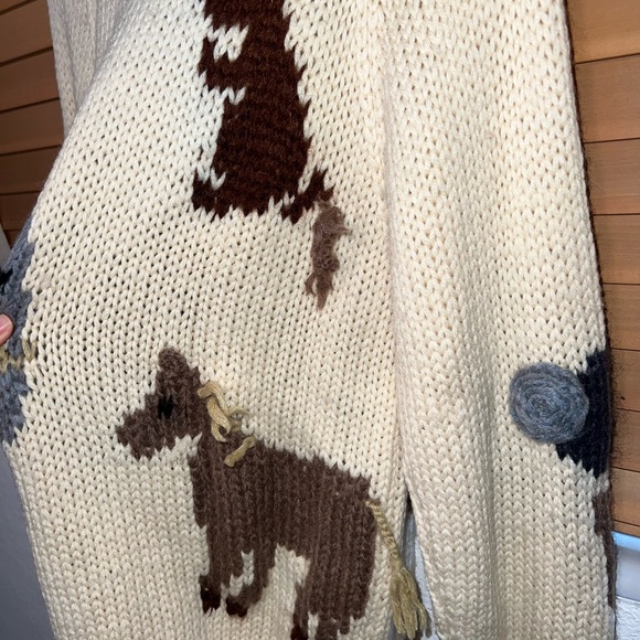 Handmade Animal Cardigan Knit Sweater Elephant Giraffe Lion Squirrel Horse - Picture 4 of 5